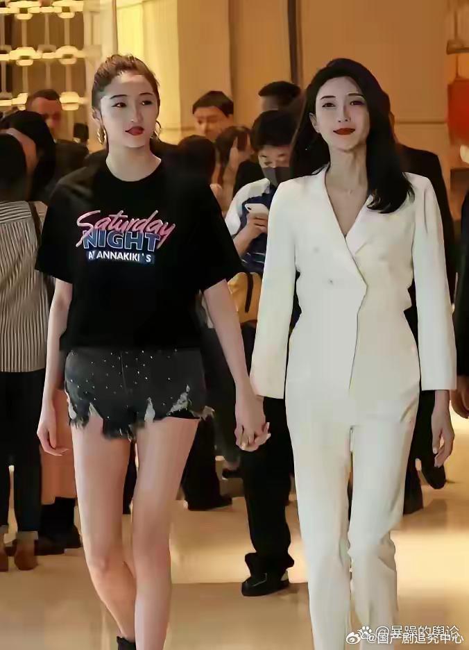 美貌面前，年轻不堪一击。 