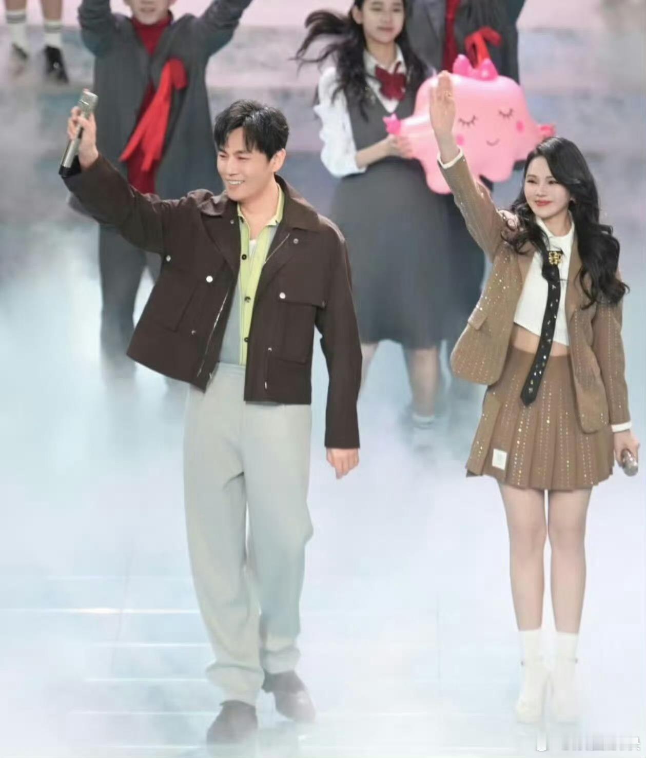 伊能静从产后忧郁到自信妻子的浪漫旅行伊能静的长文后劲太足！从产后敏感忧郁到闪闪发