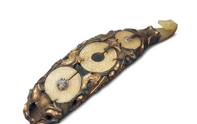 1951年，河南一位女子突然被公羊撞翻在地，刚爬起来又被撞倒，还被狠狠顶到土坡上