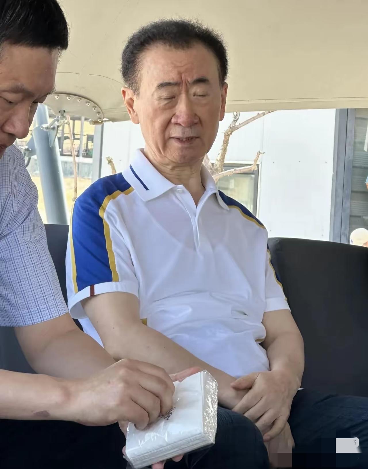 我那个在万达上过班的男闺蜜
离职后才敢说一句大实话
他说，别看王健林icon现在