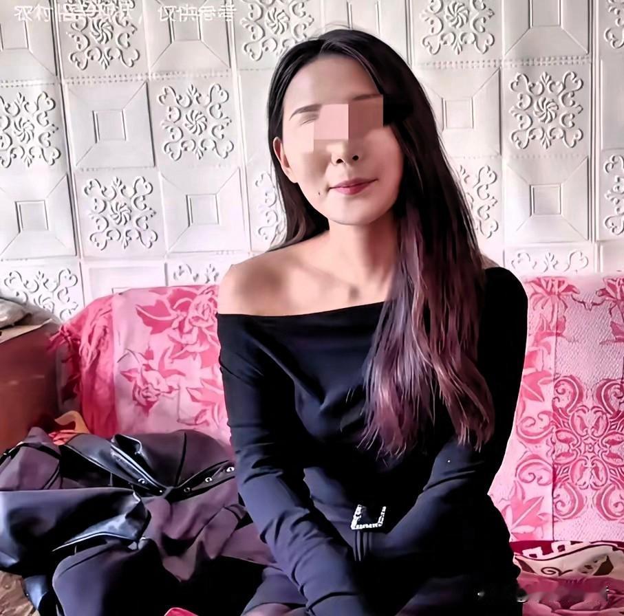 湖南，一男子经人介绍，与25岁女子订婚，随后女子先后5次，前往男子打工的地方，与