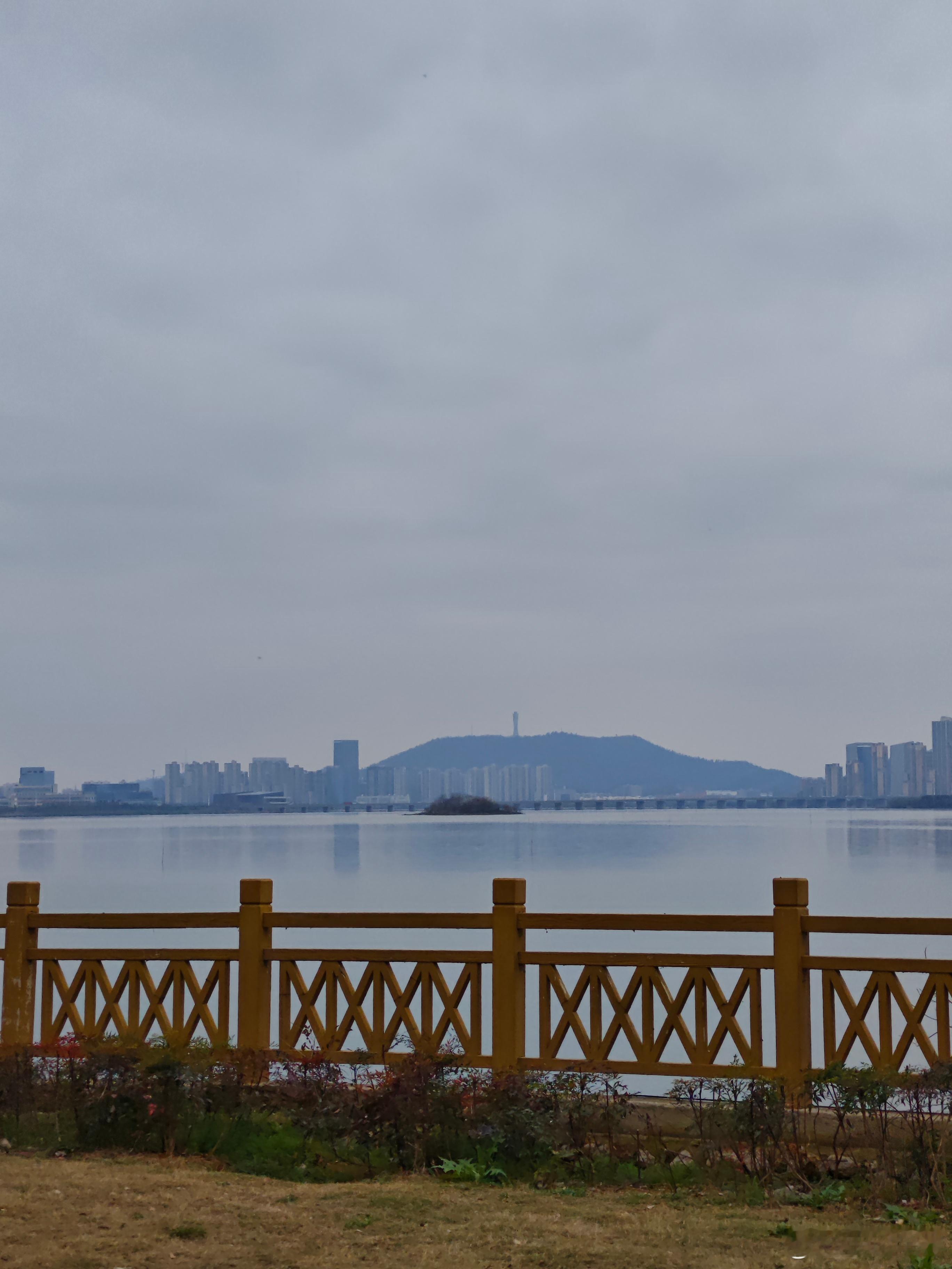 企业招聘限男性限已婚已育这种东西怎么说呢？一个是明说一个是背后一套规则都是治标不