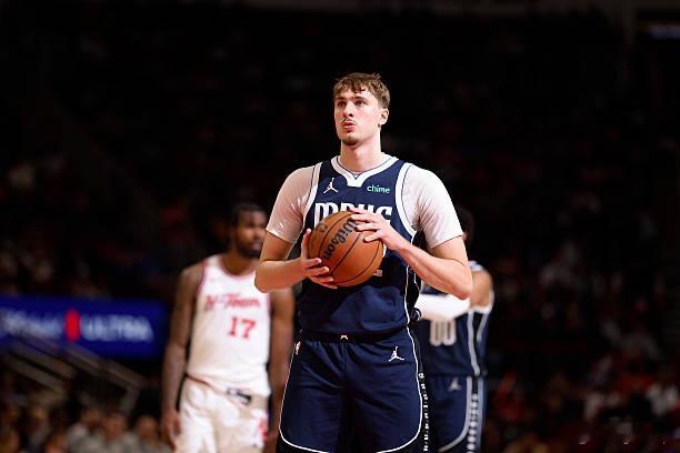 过去两场比赛，弗拉格合计砍下了83分。在12月份的高光之后，弗拉格在1月份经历了