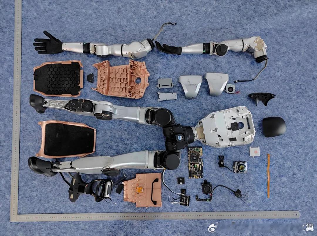 FCC文件中被拆解的宇树G1机器人和B2机器狗 ​​​