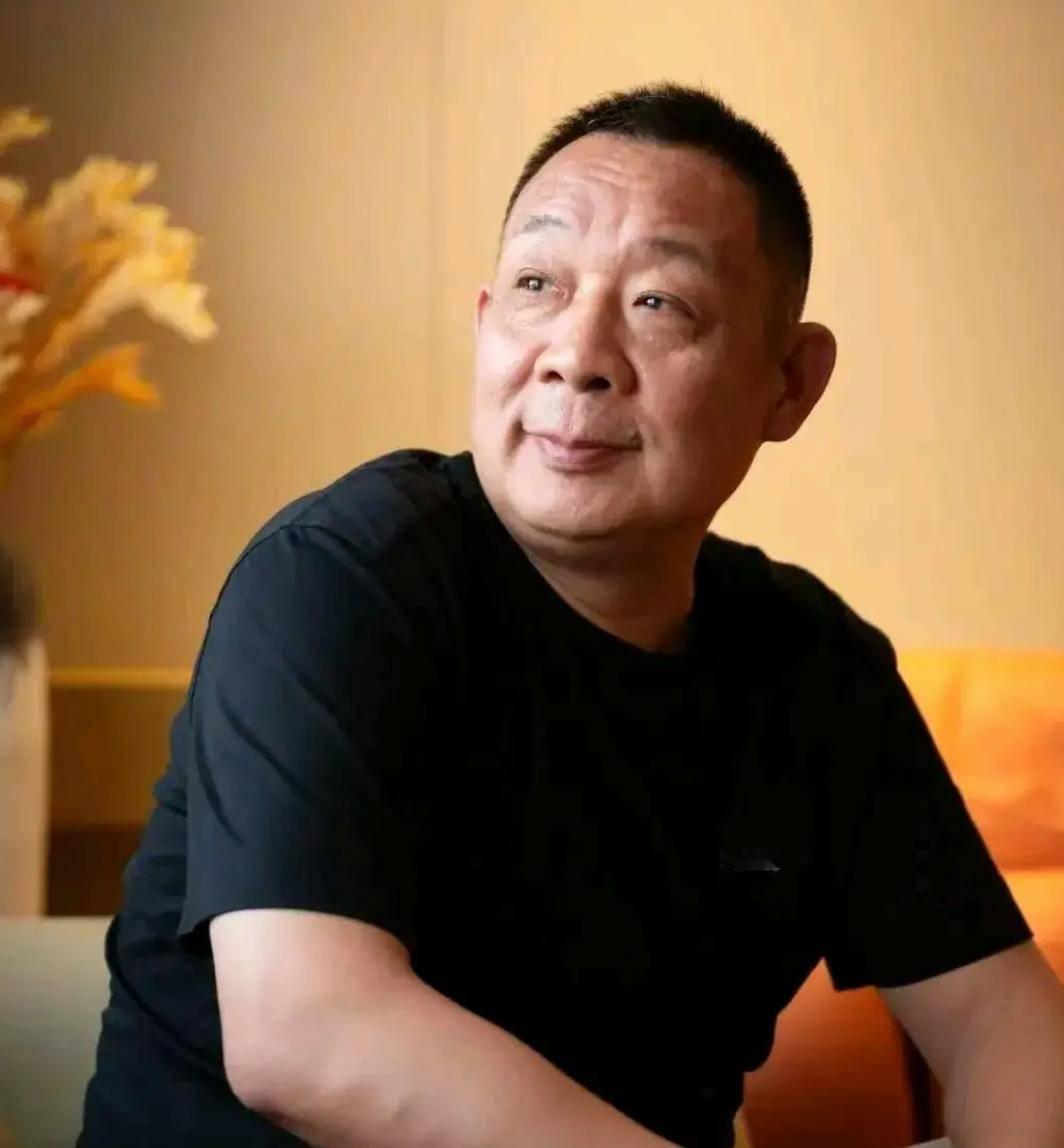 “花2万看胖东来值吗？”

名额秒光引争论，有人说比学MBA划算，反对者：看了也