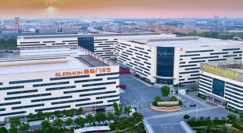 藏不住了！内控彻底失守！
3月27日北京，喜临门发布公告，子公司1亿元资金被内部