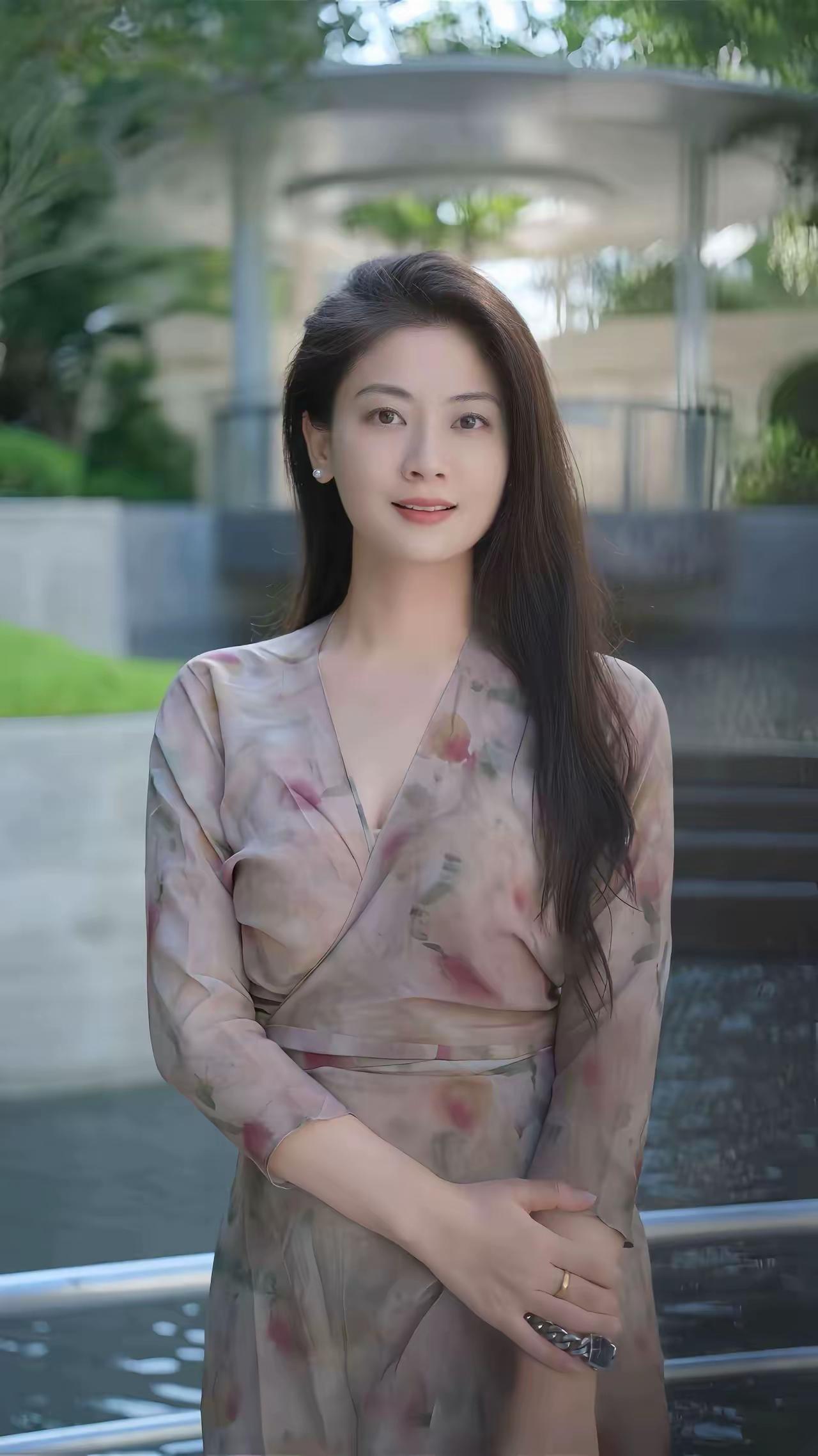 国色生香，雍容大气！
国色娇艳 国风国色芳华 国色芳菲 国色青华 国色风华 国色