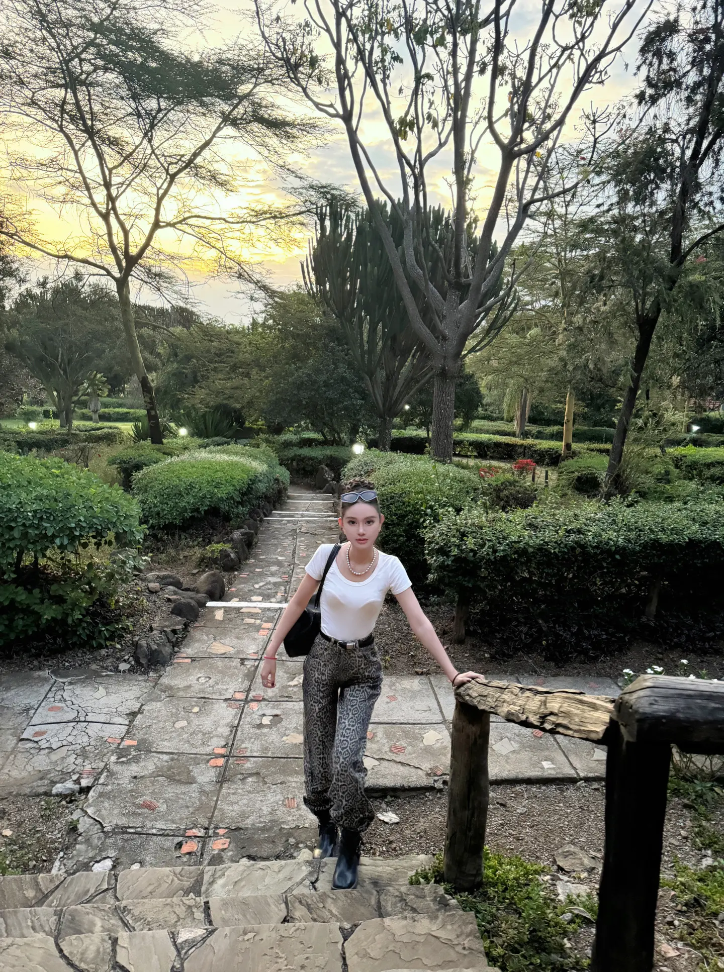 我们来到这个世界上就是来玩的  玩累了就回去躺着了 你在意的东西终将会...