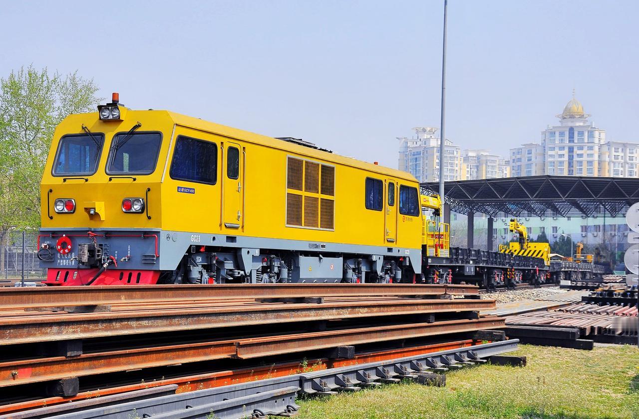 秋日胜春朝，晨光胜珠宝。看淡人间事，修得平常心。
愿您身安、心安、前程安，早安！