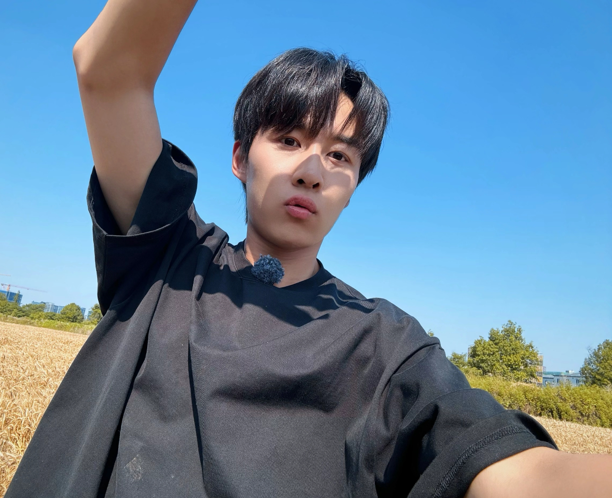 #卓沅今天跟好友过生日# 今天卓沅即将和粉丝们共度一个意义非凡的生日会！相信他的