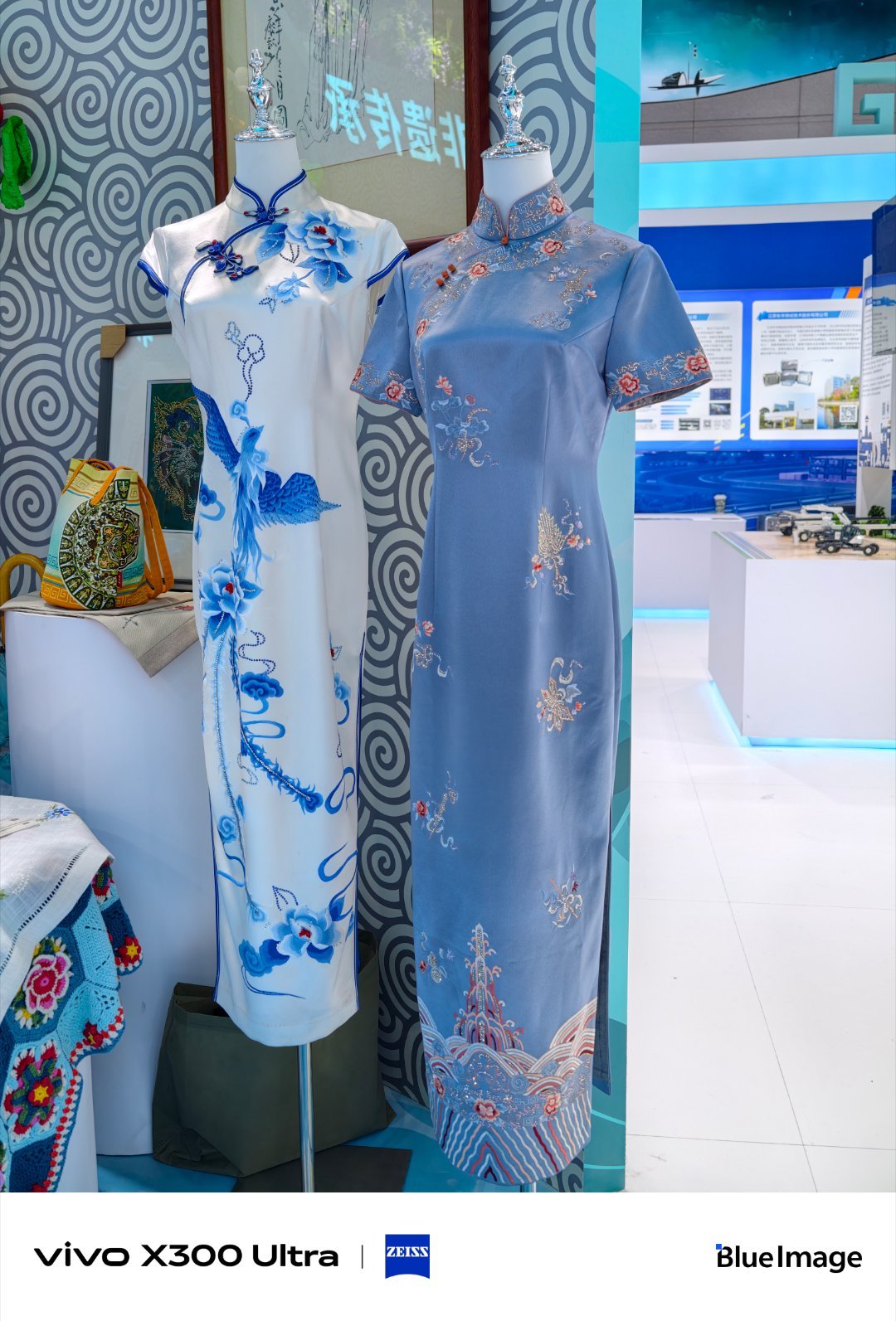 也是混的好了，被邀请来丝绸之路国际博览会了这个展会比西安车展人都多，应该是西安每