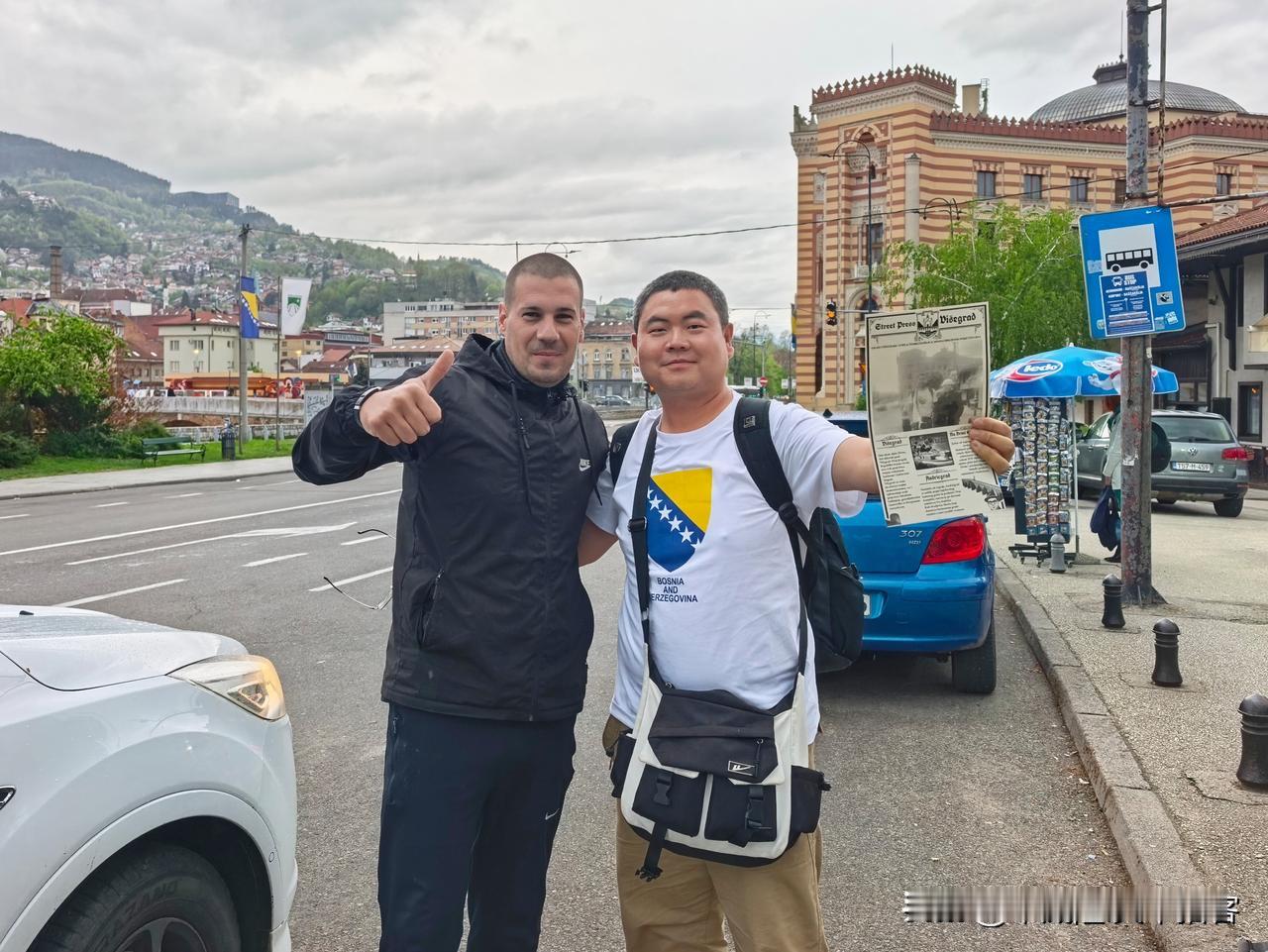 下午四点，在维舍格勒，花九十欧元包车，经过两个多小时终于到达萨拉热窝。司机大哥很