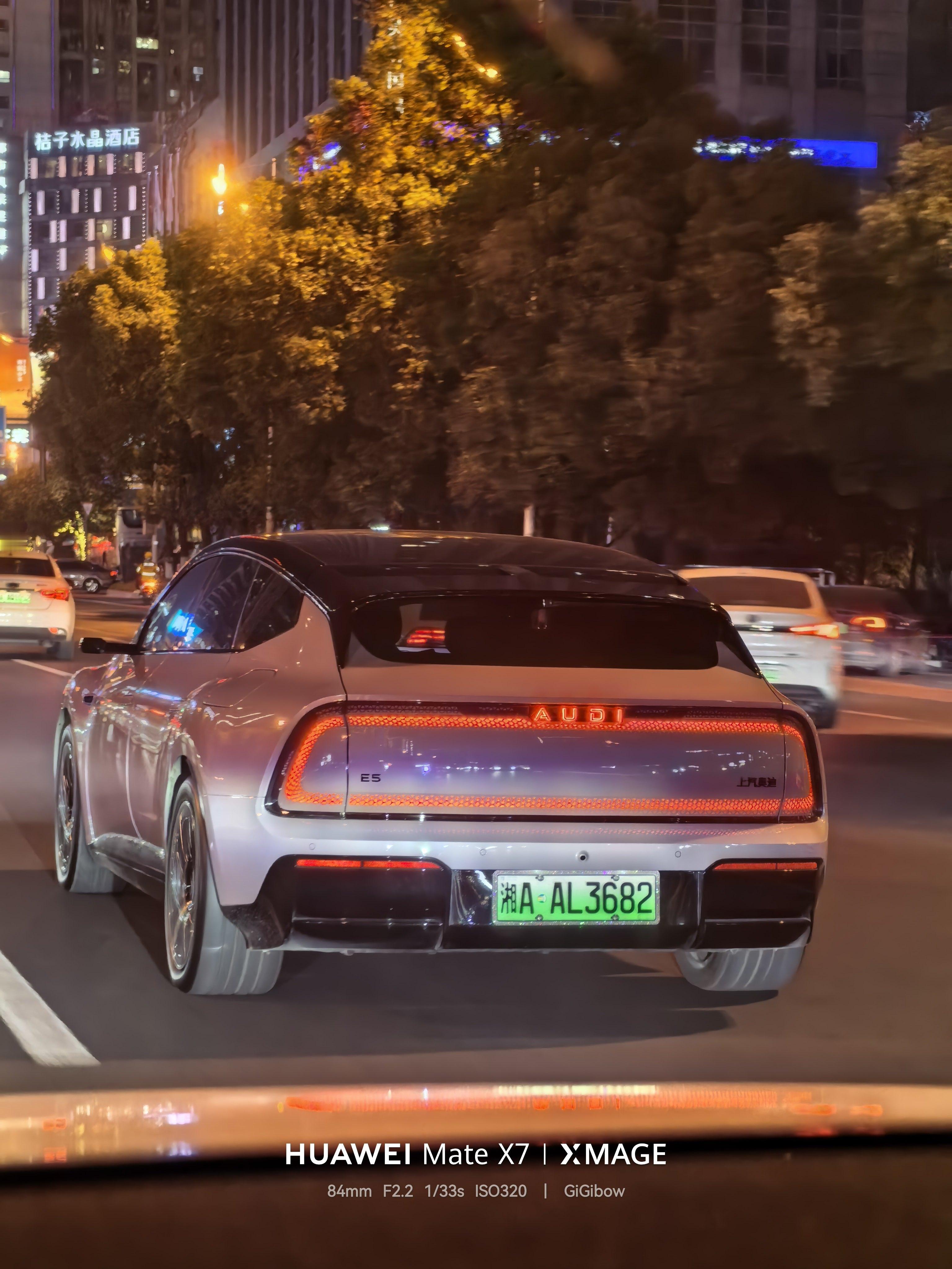 有一说一，好想来一个尾灯识别挑战赛。最近很多新车型的尾灯太有辨识度了拍一台奥迪E