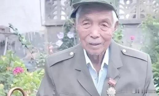 1979年，战士黄干宗被两名越南女兵活捉，他本已经做好了慷慨赴死的准备，没想到两