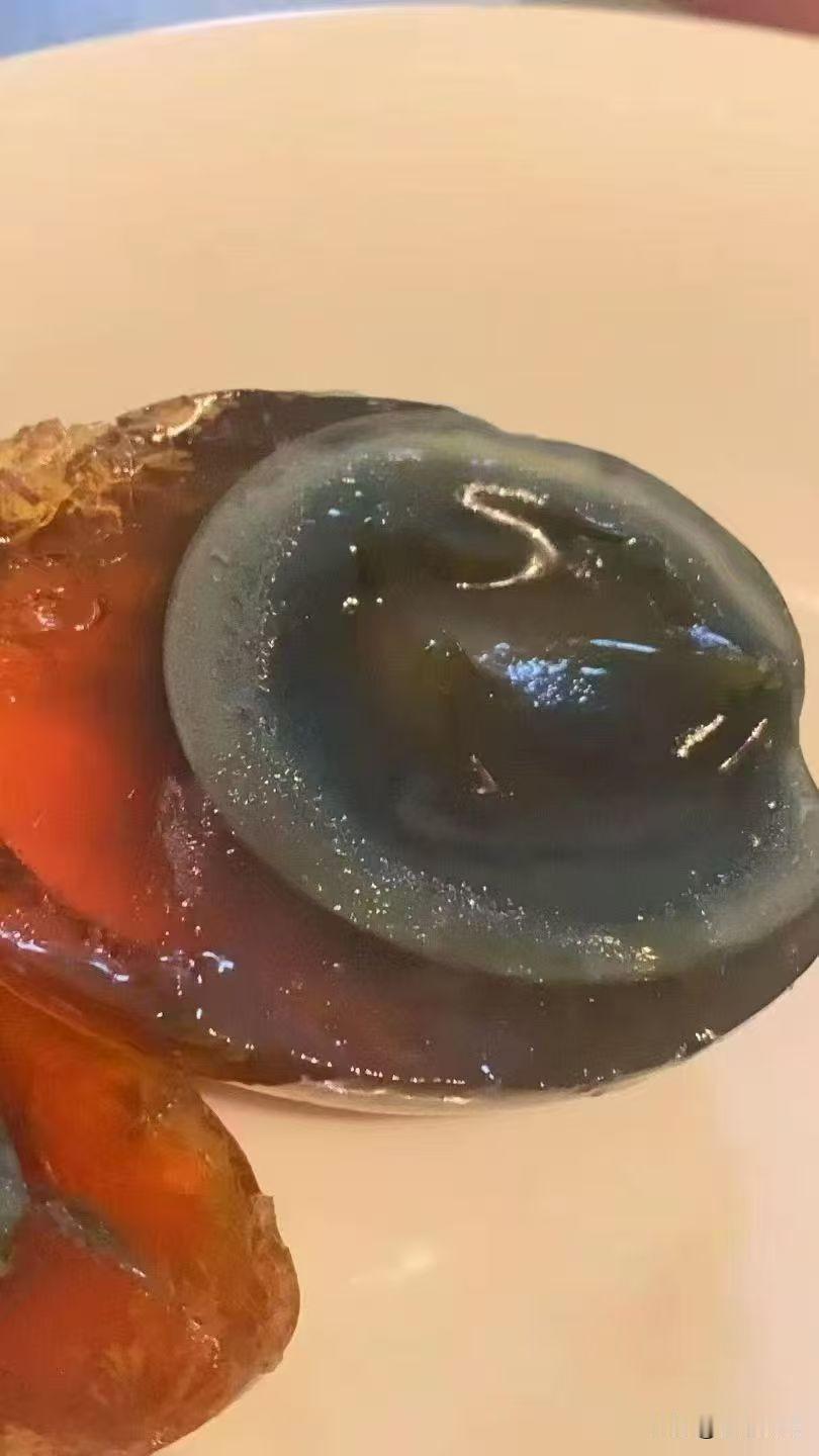 人到中年才醒悟，日子不求大富大贵，只求三样安稳
人走过半生，慢慢看淡名利攀比，不