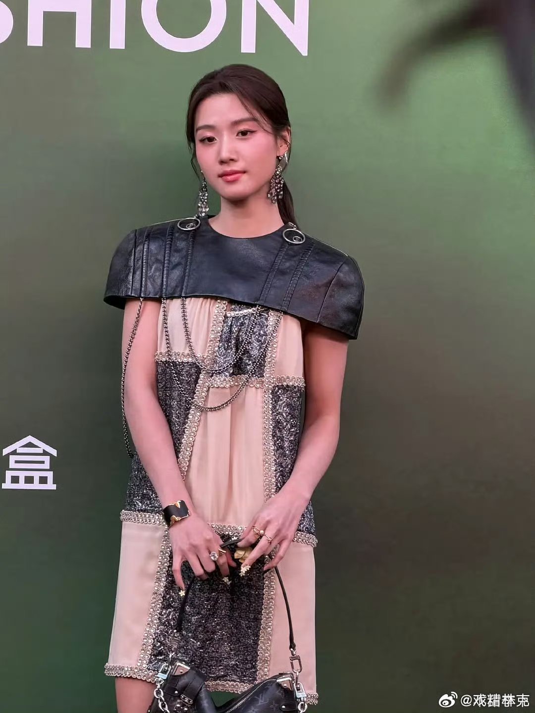 女明星VOGUE盛典造型出图卢昱晓可以竞争一下今天最差吧。。[doge] ​​​