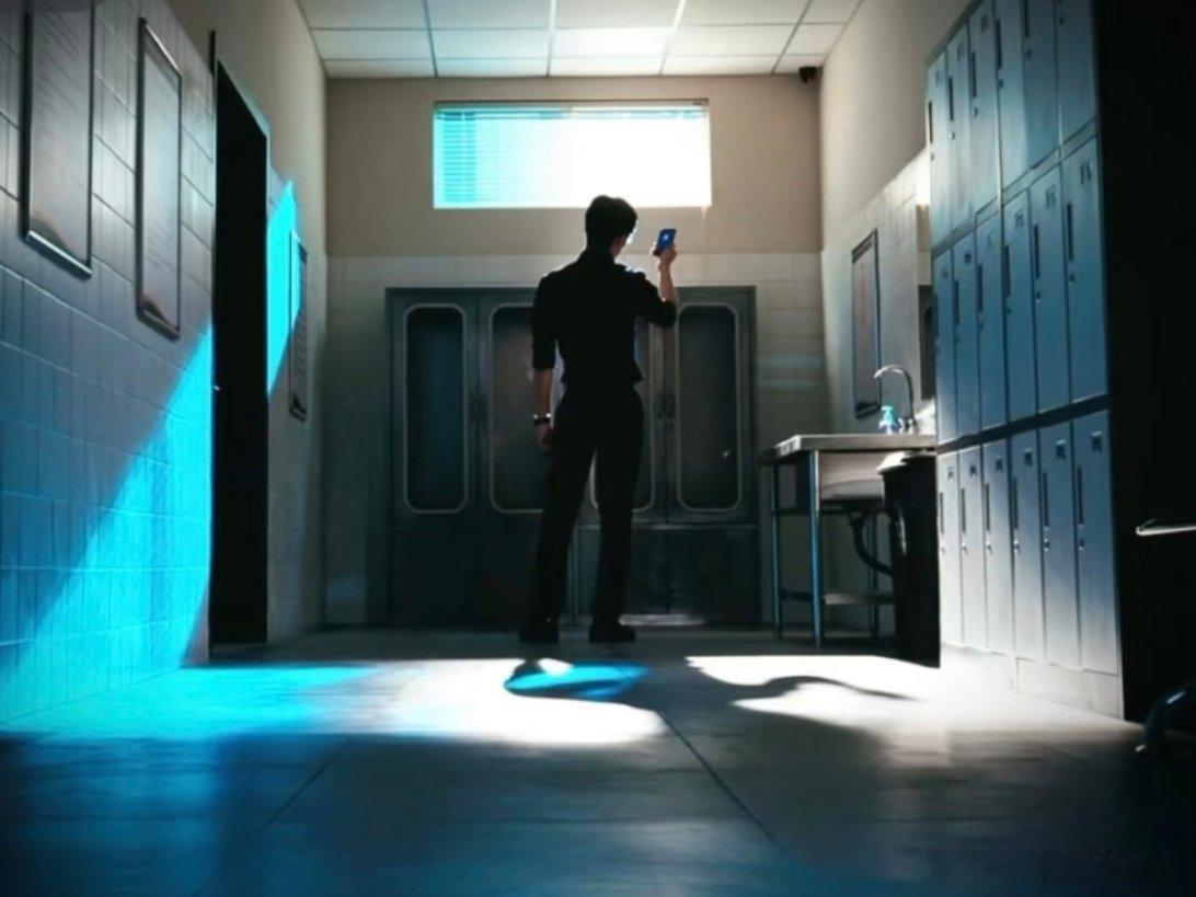 井柏然这火辣的身材～好曼妙一个背影就政征服了我！ 