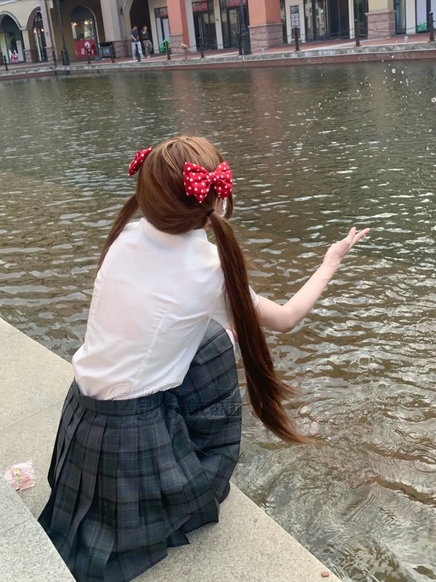 爱她是哄她开心 不是要她开心。