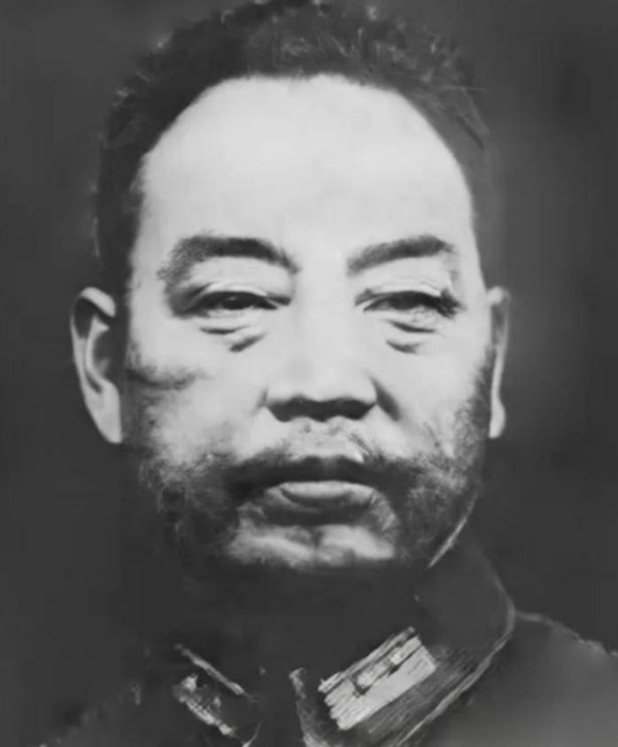 1947年8月，国民党师长李铁民下令将一百多地下党杀害，少将韩君明劝他：“老铁，