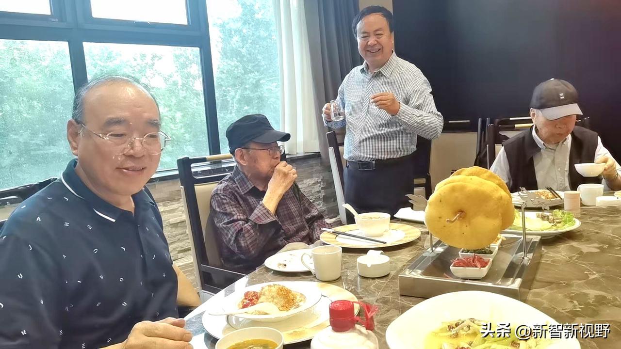 时光不老，我们不散，一起享受美食的美好时光！🍽️👨‍👩‍👨‍👩