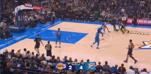 小里开局连续出现了失误。湖人vs雷霆