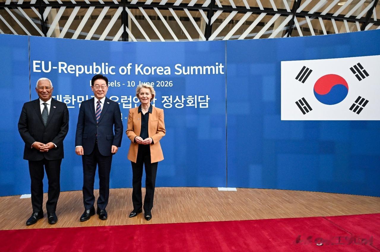 抓住时机，韩国向欧洲卖武器。韩国总统李在明赴比利时布鲁塞尔出席欧韩峰会。

近几