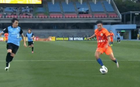 李源一助攻，克雷桑进球！山东泰山破门，1-0领先日本川崎前锋队，总比分扳成3-3