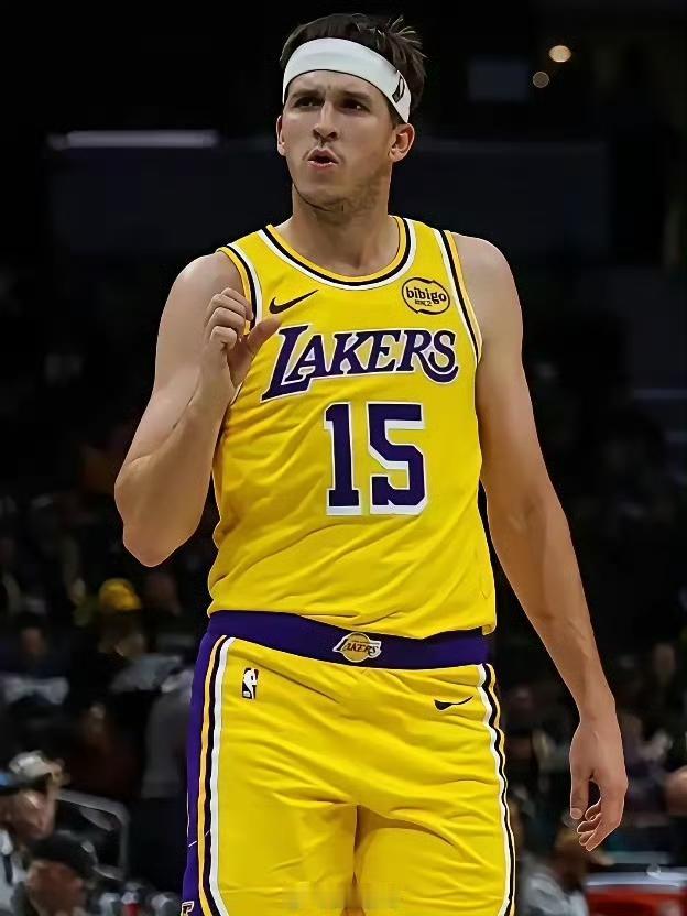 湖人今天传来两个好消息！湖人将成功压价小里弗斯，如果3500万以下续约，湖人将有