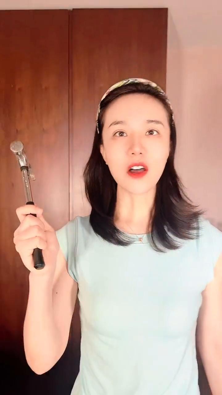 桃子千万不要直接拿来吃，像我这样做，cpu烧干的脸也能擦出水。桃子富含维生素和矿