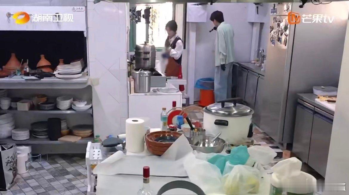 翟潇闻一款全自动闯祸机 中餐厅中餐厅名场面别人做饭靠技术，他做饭靠“闯祸本能”！
