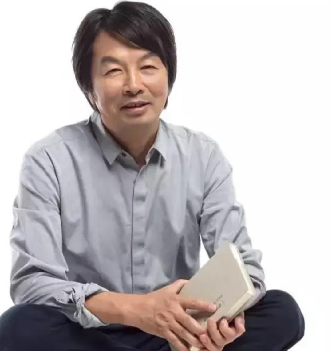 刘震云说：
“如果你过得好，就什么都不要晒，
藏是最保险的方式。如果你过得不好，