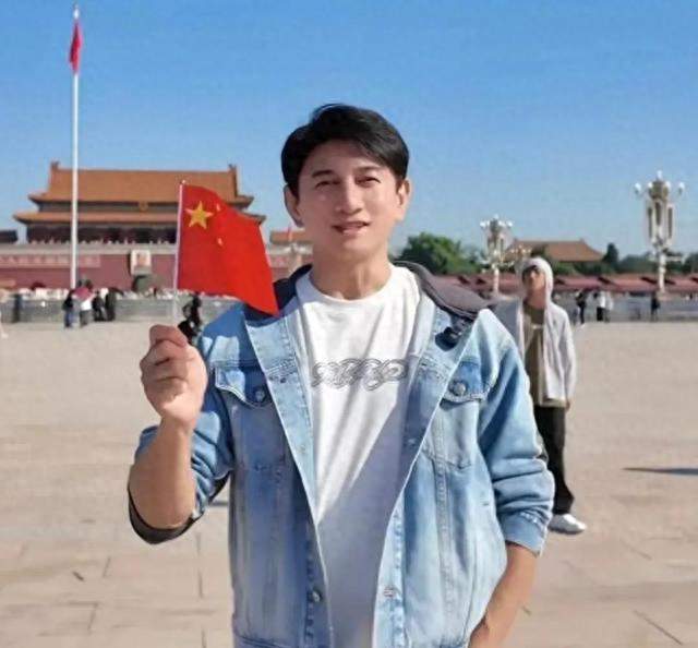 彻底不装了！55岁吴奇隆官宣重大决定，终于走上谢霆锋的聪明之路