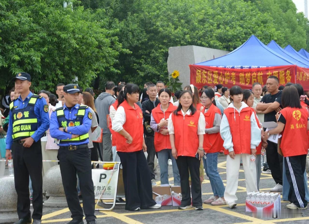 阜阳市颍东区2026年高考圆满落幕
当最后一场考试的铃声响起，笔尖收锋，考卷合起