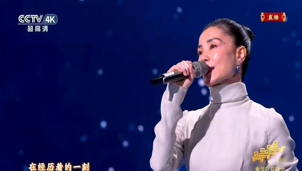 王菲春晚“翻车”，一半人骂她老了，一半人把她封神。我告诉你，你们全看错了。
 