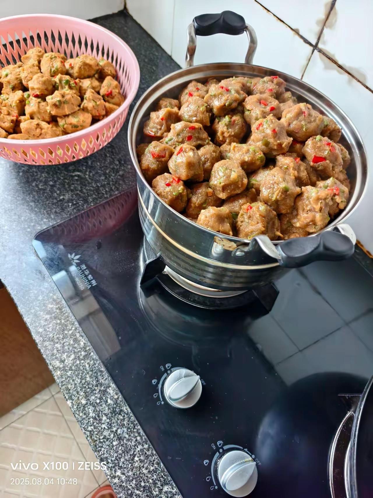 这个丸子炸的看着太有食欲了，好馋人呀！
