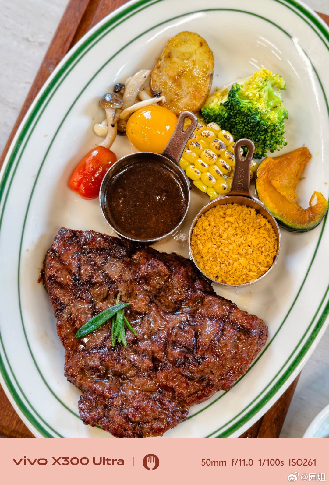 带孩子们换个口味，吃个披萨和薯条，也奇怪，薯条这东西有那么好吃吗，他们都很喜欢。