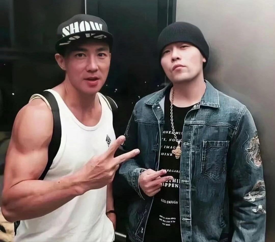 周杰伦刘畊宏的友谊 两个人二十多年的友情也是很让人羡慕了 