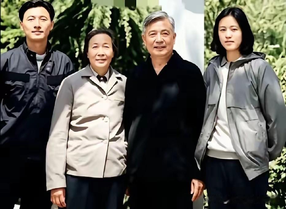 老照片
大家都来猜一猜，这是哪一家！