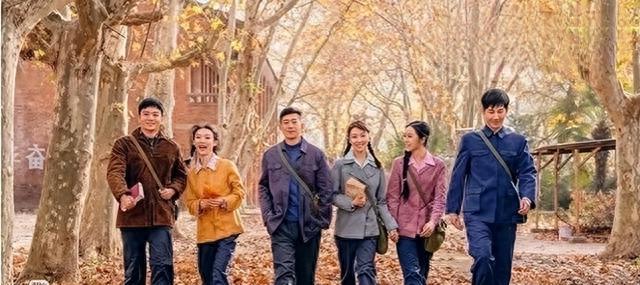 追剧巜依依向北风》  剧中有两个幼稚的女人，既可怜又可嫌。
      一是曲芳