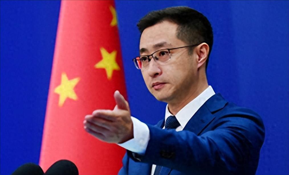 红色预警拉响。8月25日，外交部发布最高级别出境安全提示，呼吁国内民众暂勿前往斯