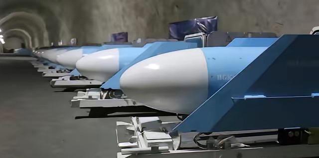 3月23日，伊朗官方电视台播放的一段视频引起了全球的高度关注和热议。

地下铁门