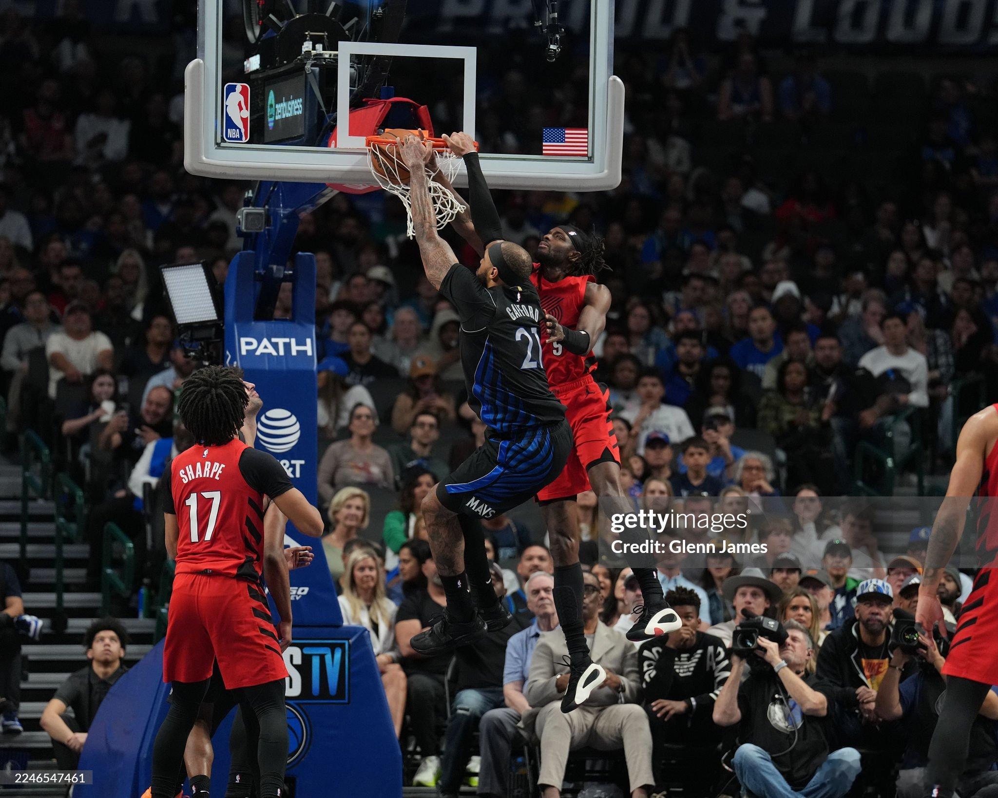 伤病报告：常规赛第15场vs 森林狼。加福德（右脚踝伤势管理）缺席。莱夫利（右膝