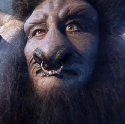 刚听到一个同事说他早上走路一个多小时到这边的，因为下雪不是堵车啥的嘛，电驴也骑不