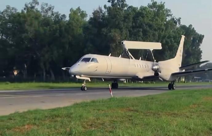 如果万斯能把和平带给美国人，28年他就稳了，老特也就不会被清算了。如果和谈有成果