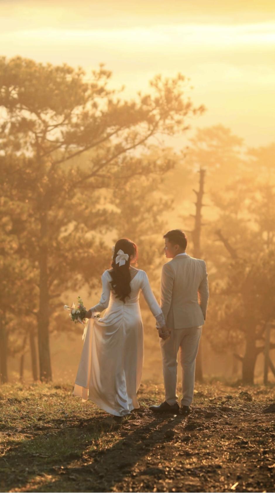 被男友抛弃在暴雪中，四年后他回国求婚，我：不好意思先生我已婚。

那天的雪下得真