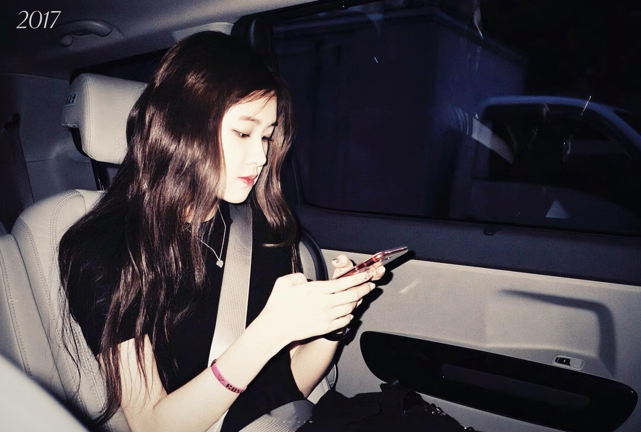 ROSÉ 陪伴彩英从三周年到现在的十周年，感慨的同时最要感谢你，义无反顾地，成为