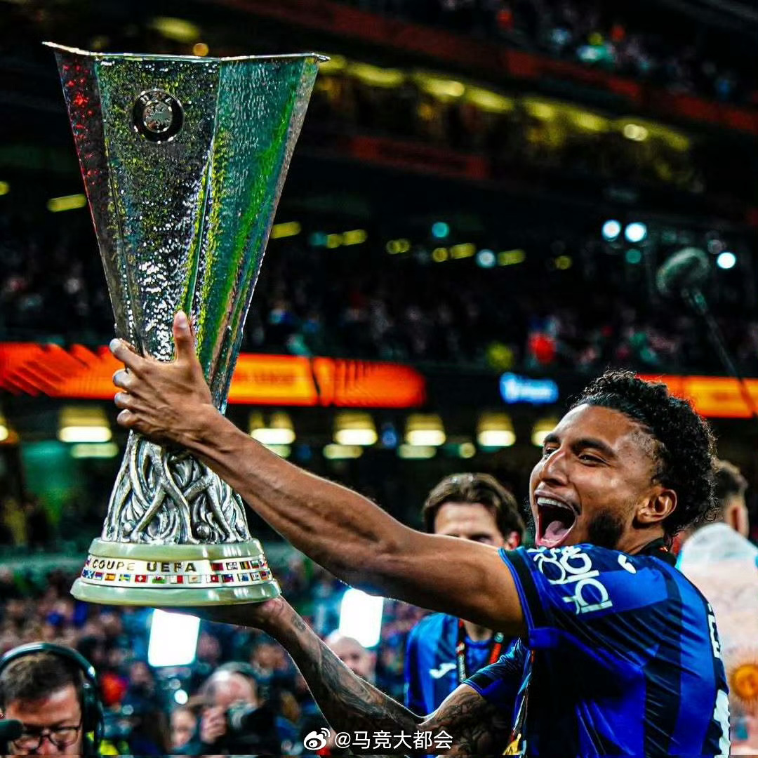 阿莱曼尼现在在意大利谈判签约埃德森，马竞提交了3500万欧元➕500万欧元的报价