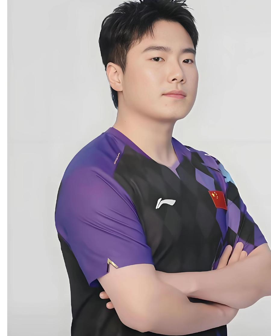 如果仔细看梁靖崑家人的公开澄清
就不会误传他有亲姐姐
他本身是独生子女
他199
