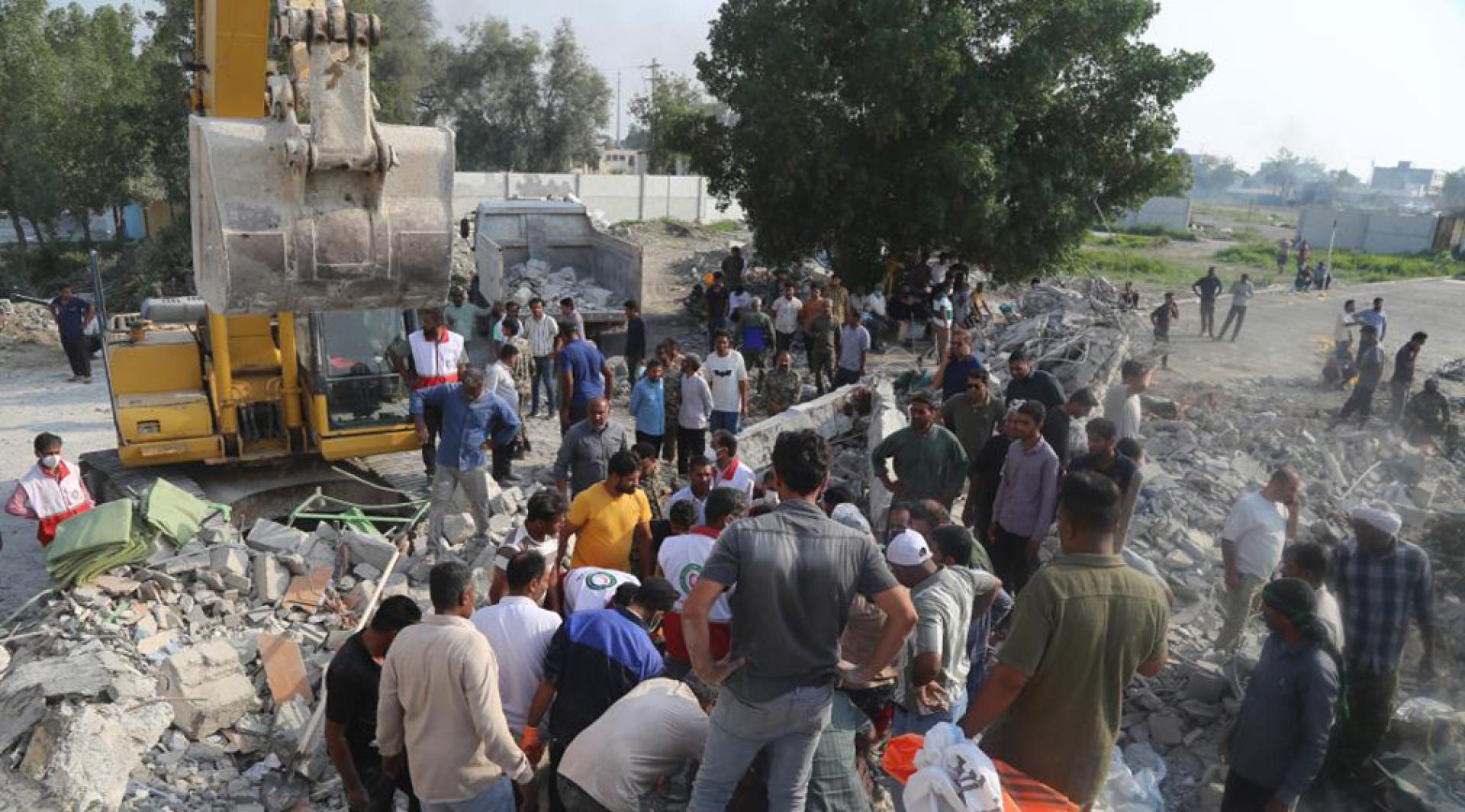 据环球时报报道，外交部发言人林剑表示，中东战事已造成2500万难民，伊朗大量平民