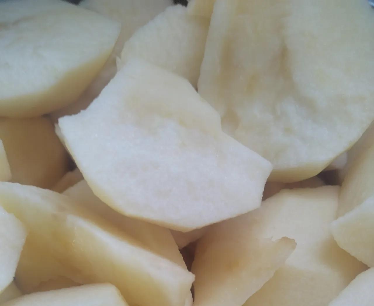 家里苹果实在太多，吃也吃不完，放久了又容易坏，总不能看着它们烂掉吧，想起奶奶以前